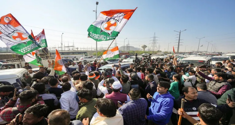 Ghazipur border : राहुल और प्रियंका गांधी को दिल्ली बॉर्डर पर रोका गया, पुलिस 