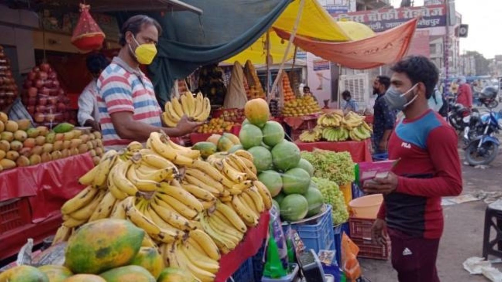 सब्जियों के बाद अब फलों ने पकड़ी महंगाई की रफ्तार, 