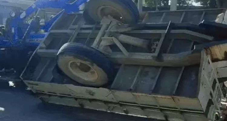सुबह सुबह रोडवेज बस और ट्रैक्टर-ट्रॉली की टक्कर, 