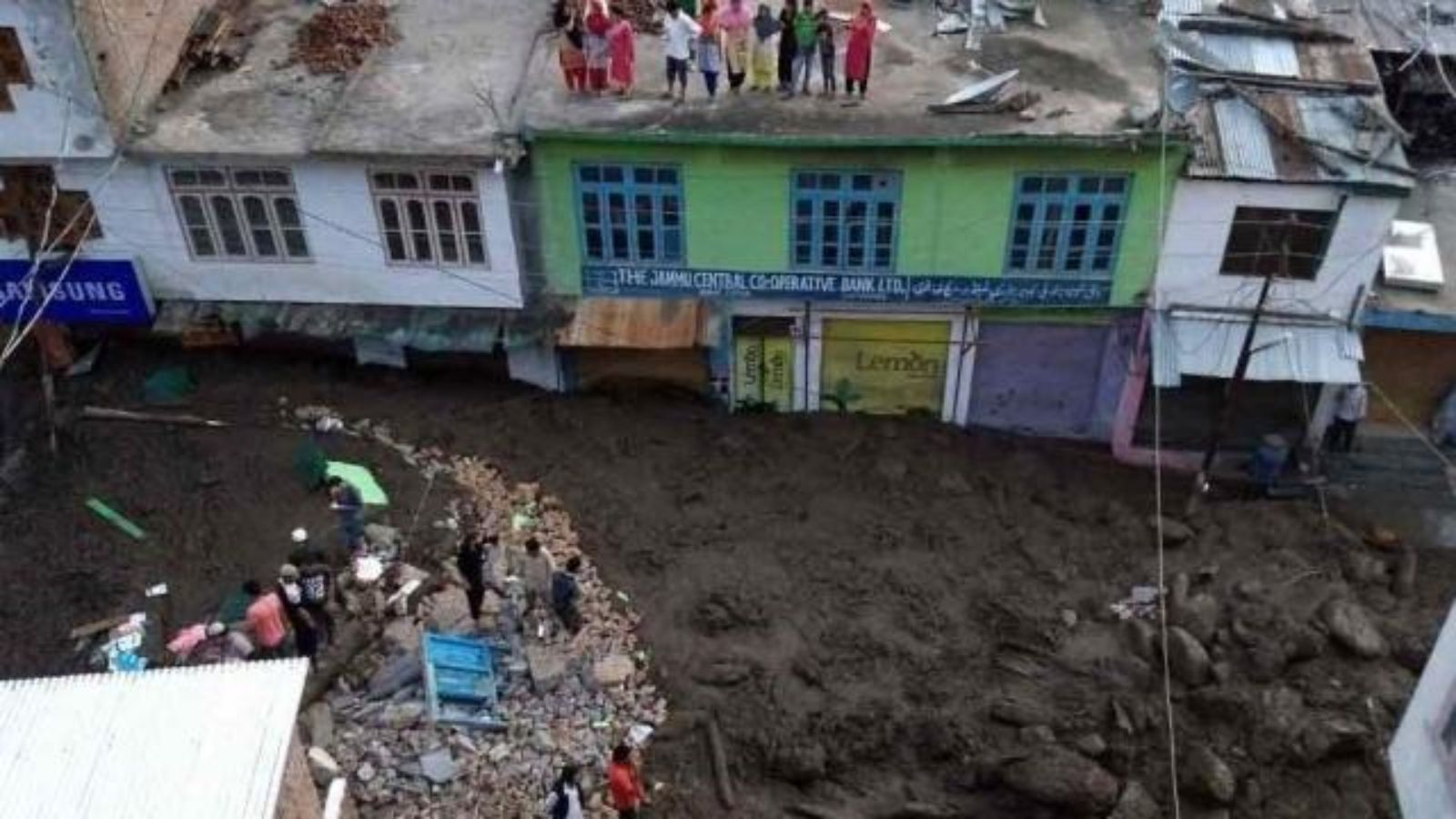 जम्मू में एक बार फिर बादल फटा,  