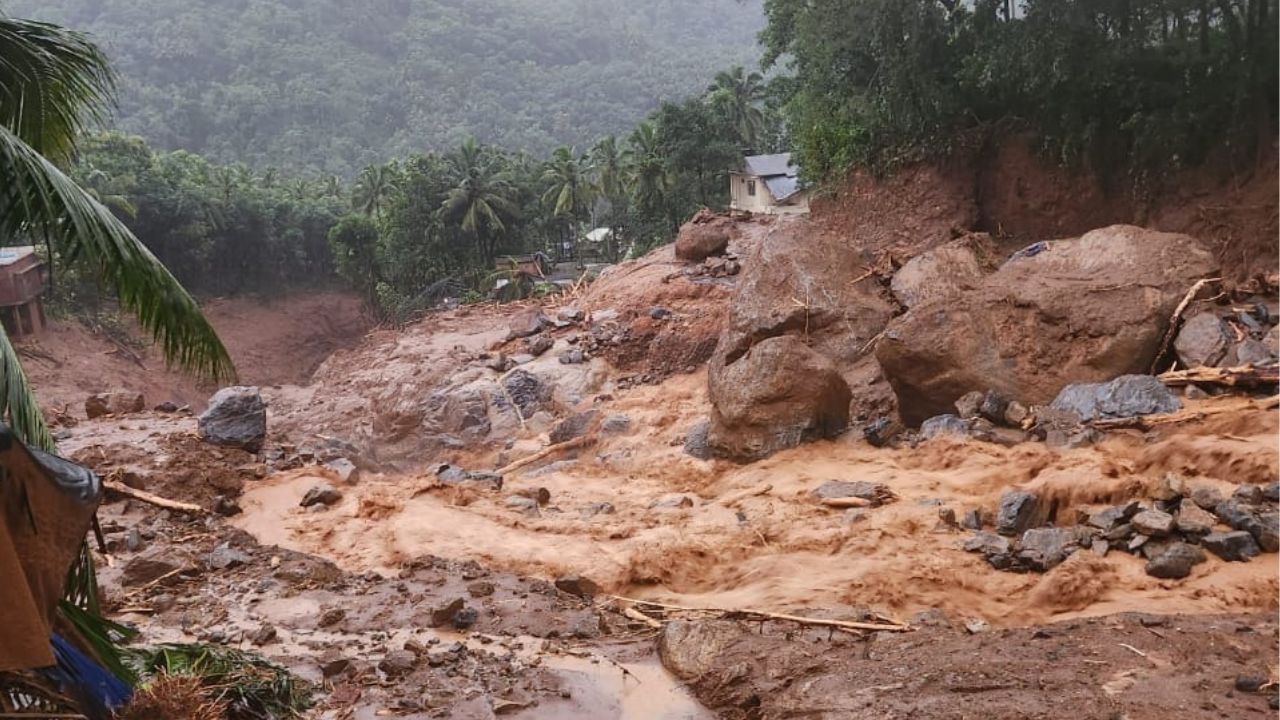 केरल के Wayanad में लैंडस्लाइड, 