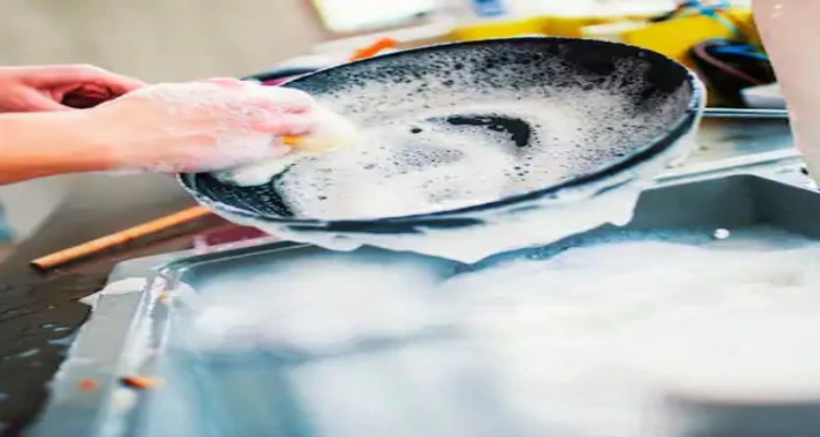 Kitchen Cleaning Tips : रसोई के लिए स्वच्छता महत्वपूर्ण, बर्तन 