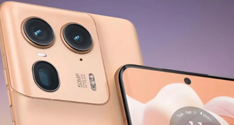 Launch of New Smartphones : मोटोरोला के दो नए फोन मचाएंगे 