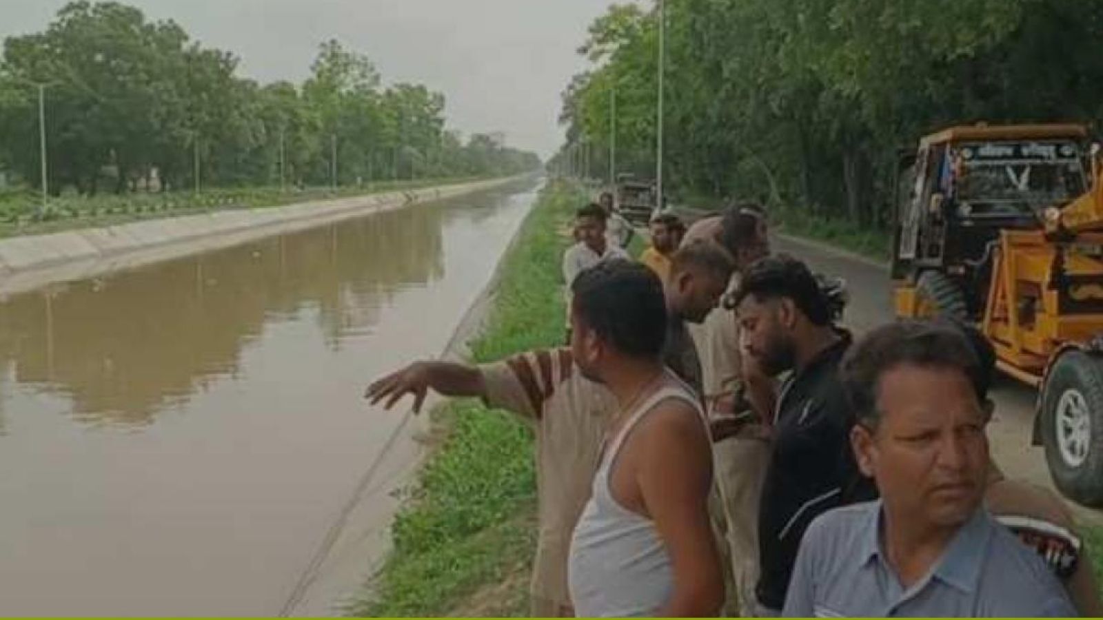 पंजाब में बारिश के बीच नहर में गिरी कार, 