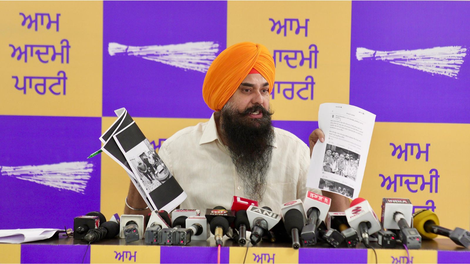 AAP ने भाजपा पर लगाए नशा तस्करों को रिहा करवाने के आरोप, 