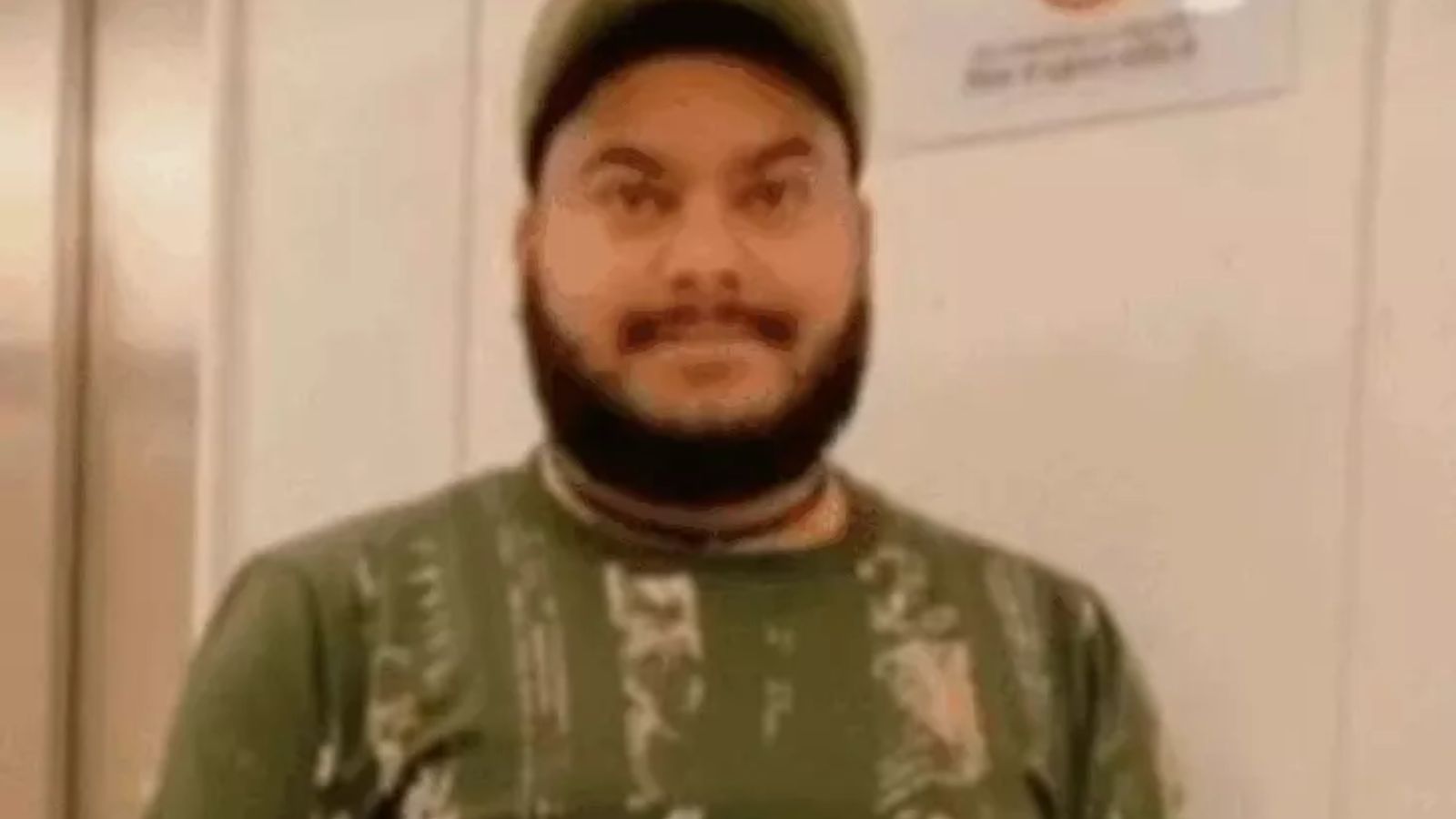 अमृतसर एयरपोर्ट से कुख्यात गैंगस्टर गिरफ्तार, 