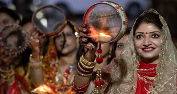 Karwa Chauth Shubh Muhurat : करवाचौथ कल, पूजन