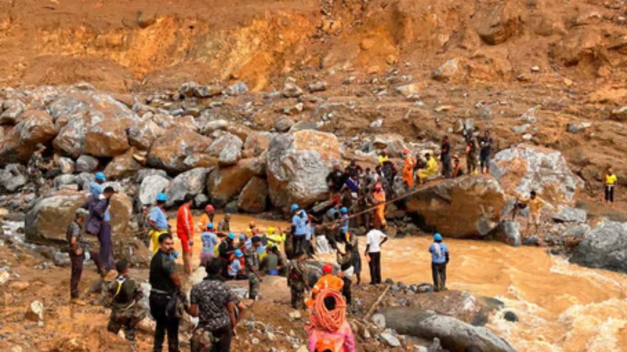 वायनाड में लैंडस्लाइड से अब तक 313 मौतें, 