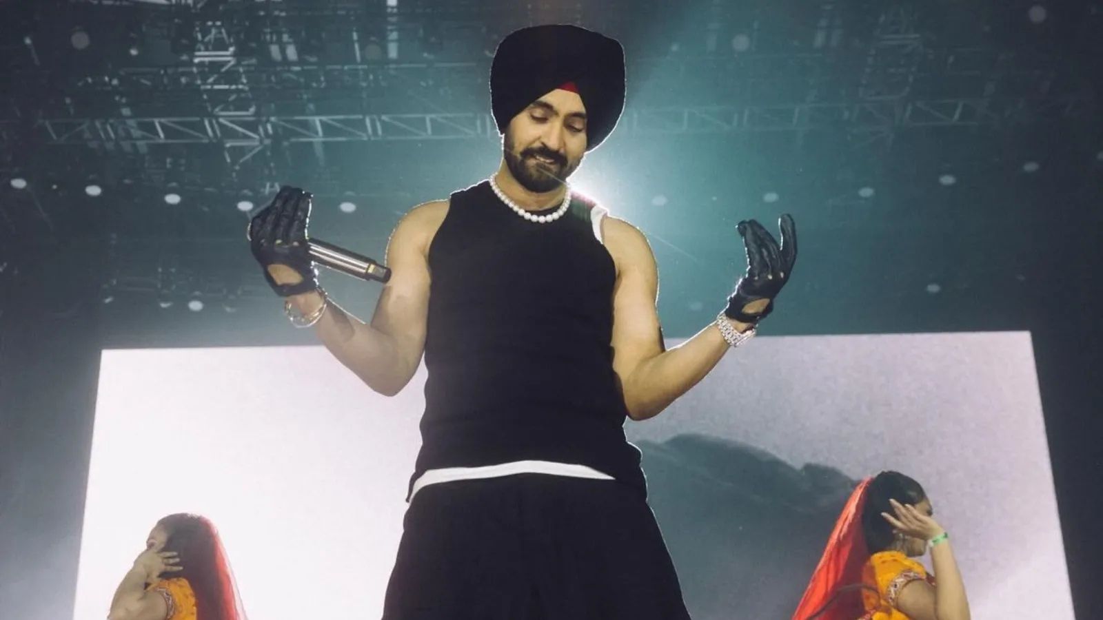 चंडीगढ़ शो में स्टेज पर भड़के Diljit Dosanjh, 