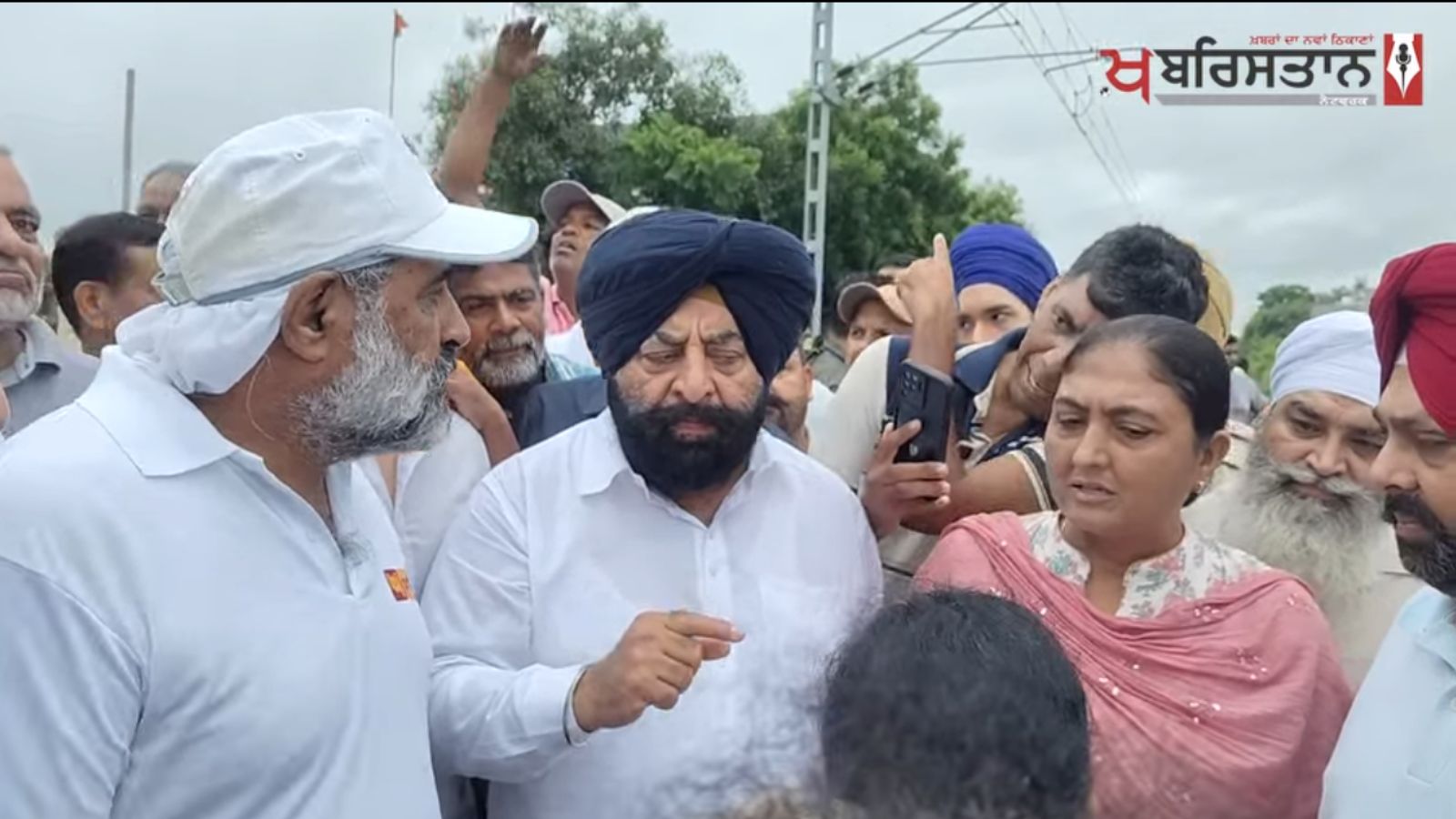 जालंधर के रेलवे अंडर ब्रिज जलभराव पर भिड़े परगट सिंह, सरबजीत मक्कड़ और थियाड़ा, 