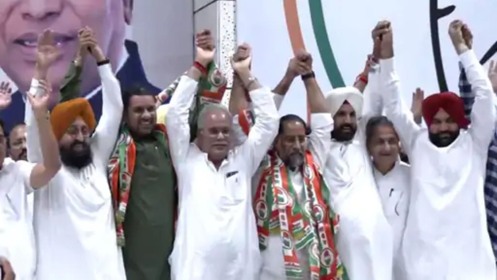 अकाली दल को बड़ा झटका, 