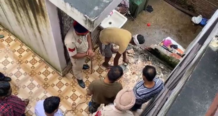   जालंधर में बारिश के बीच नशा तस्कर के खिलाफ Action, 