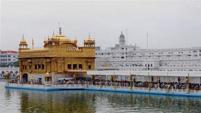 Golden Temple में फोन पर लगी पाबंदी, 