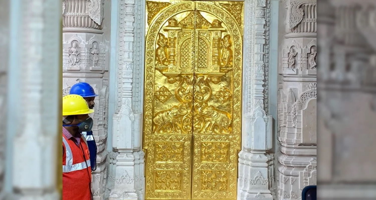 कल्पना से परे है रामलला मंदिर की भव्यता, पहला 'गोल्डन गेट' तैयार. 