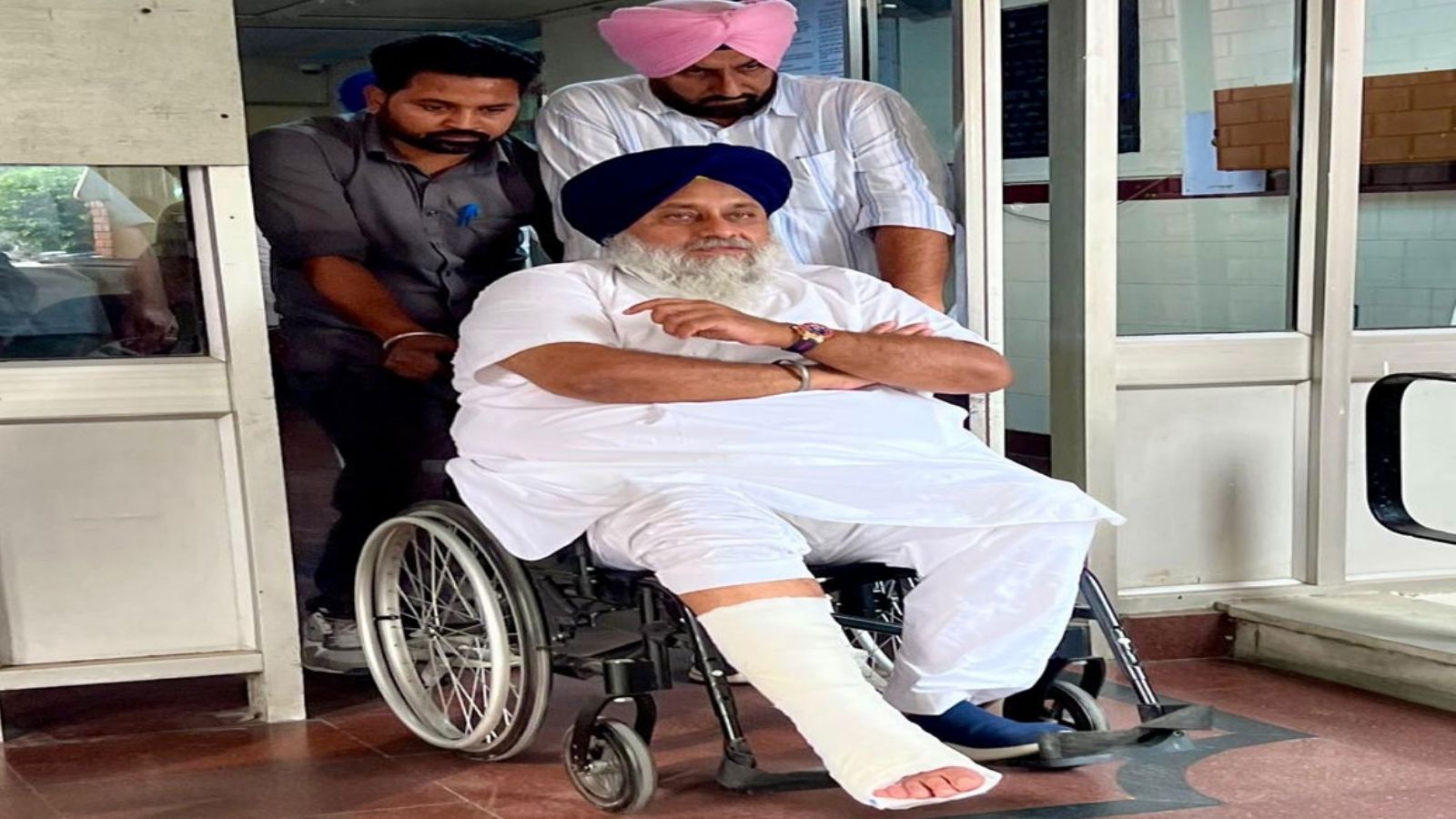 Sukhbir Badal हुए हादसे का शिकार,