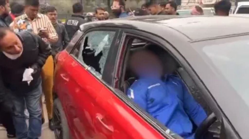 नोएडा में दिन दहाड़े जिम ट्रेनर की गोलियां मारकर ह+त्या, 