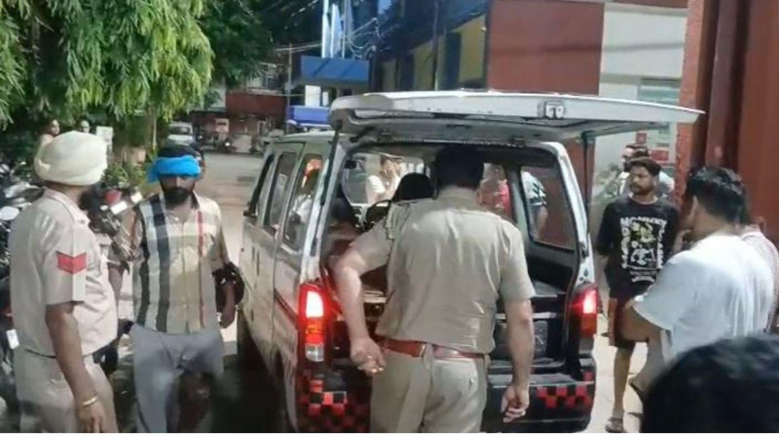 डेराबस्सी में महिला जज  के गनमैन ने खुद को मारी गोली, 