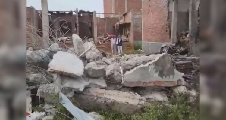 अवैध पटाखा फैक्ट्री में ब्लास्ट,  