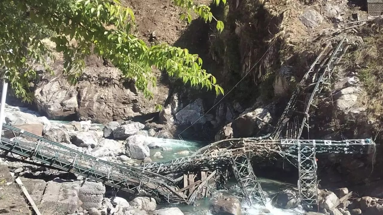 उत्तराखंड के चमोली में फिर बड़ा हादसा, 