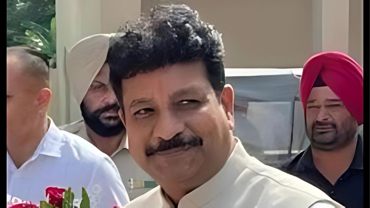बिल्डिंग ब्रांच से जुड़ रहे रमन अरोड़ा पर एक्शन के तार,