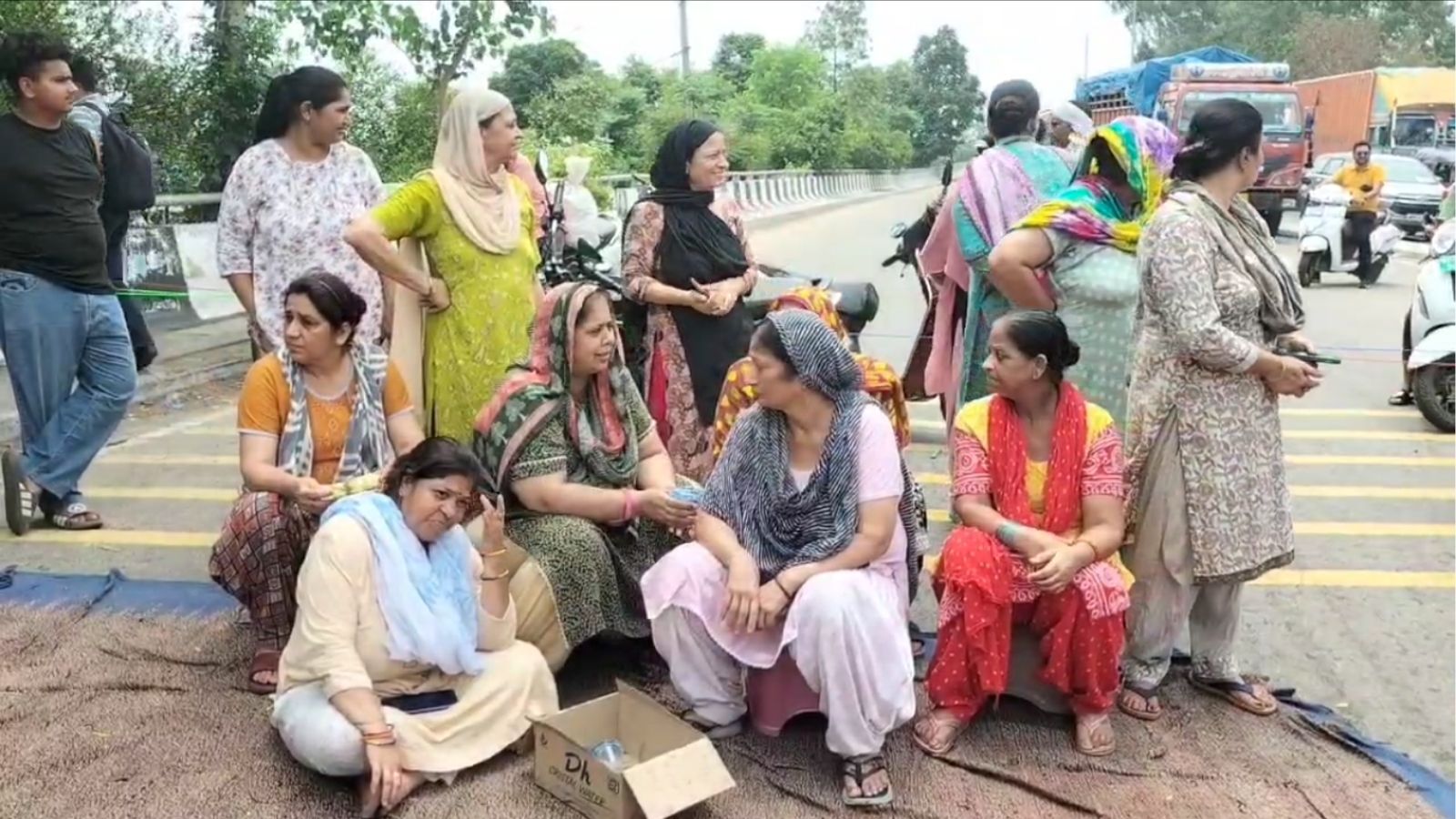जालंधर का यह मेन फ्लाईओवर जाम, 