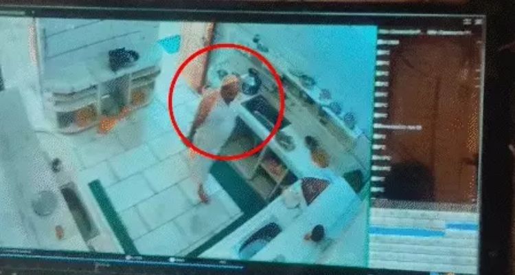 लाल किला परिसर से एक करोड़ का कलश चोरी, 