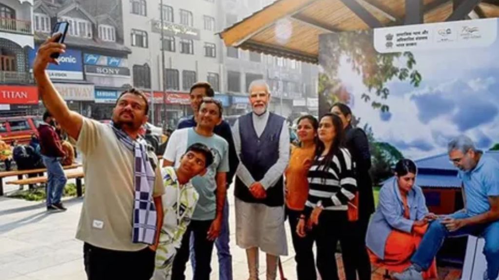 यूनिवर्सिटीज और कॉलेजेस में बनेगा Modi Selfie Point, 