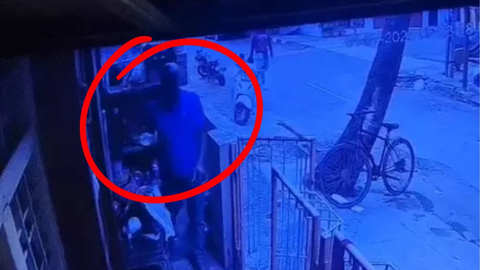 5 लाख रुपए के कर्जे को लेकर व्यक्ति ने अपने रिश्तेदार के घर पर लगाई आग, 
