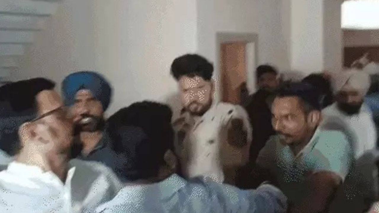अमृतसर में यूनियन की महिलाओं ने की युवक की पिटाई, 