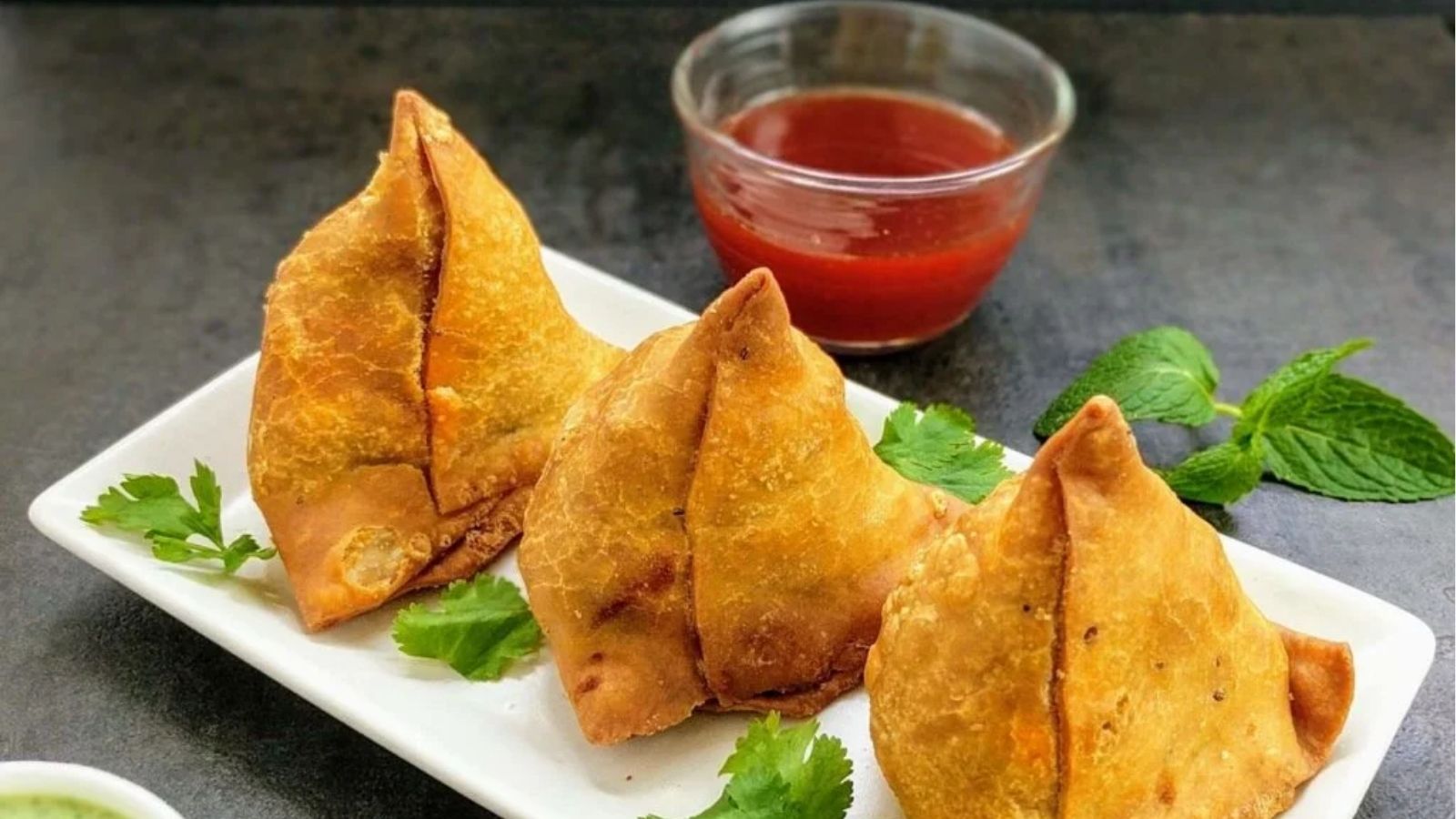 Samosa Controversy : 