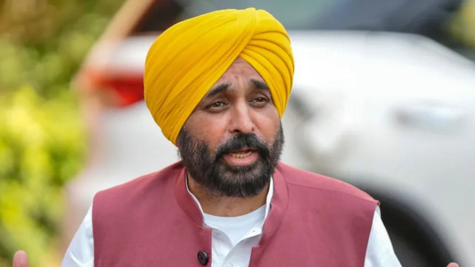 पंजाब के गवर्नर से मिले मुख्यमंत्री भगवंत सिंह मान,