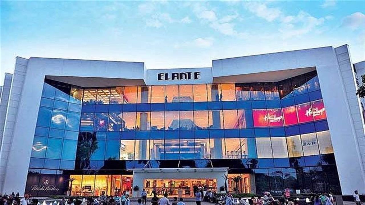  चंडीगढ़ के Elante Mall में पलटी Toy Train,  