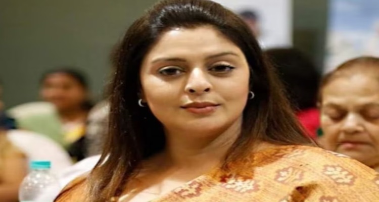 Famous Actress Nagma : 49 की उम्र में सात फेरे लेगी ये हसीना, 