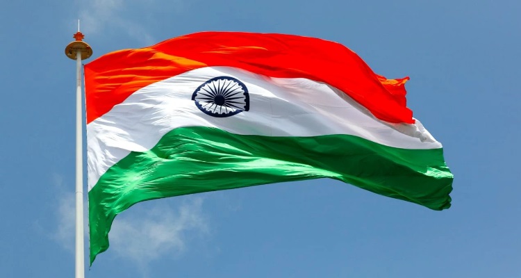 आजाद भारत का राष्ट्रीय ध्वज, सफेद रंग धर्मों और चरखा स्वदेशी आंदोलन