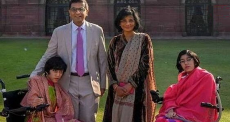 CJI Chandrachud Daughters Disorder : सीजेआई चंद्रचूड़ की बेटियां 