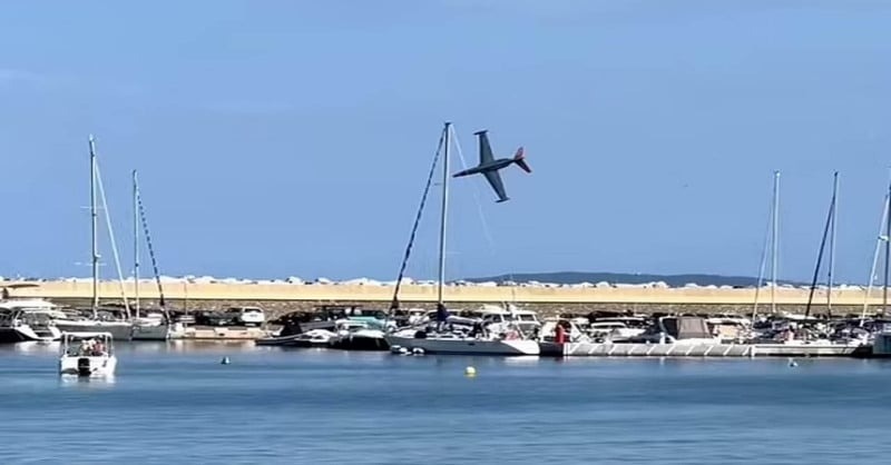 फ्रांस में Airshow के दौरान प्लेन क्रैश