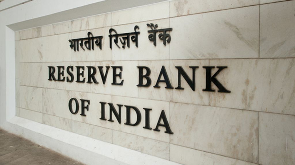 RBI ने लगाया तीन बैंकों पर 10 करोड़ रुपए से ज्यादा का जुर्माना, 