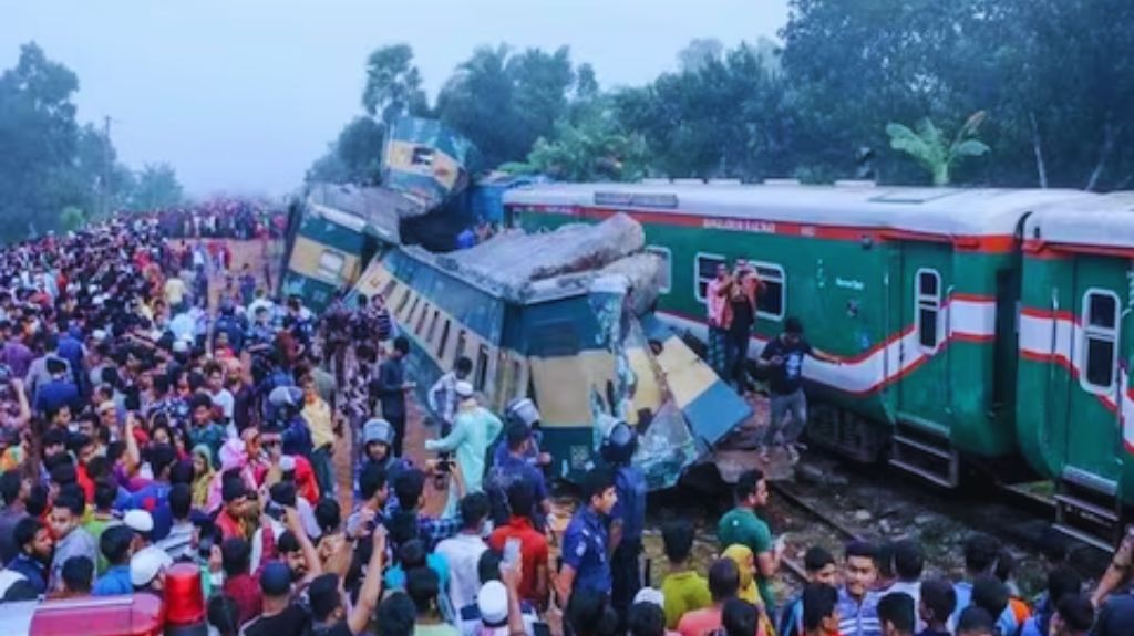 Bangladesh Train Accident : बांग्लादेश में दर्दनाक ट्रेंन हादसा, 