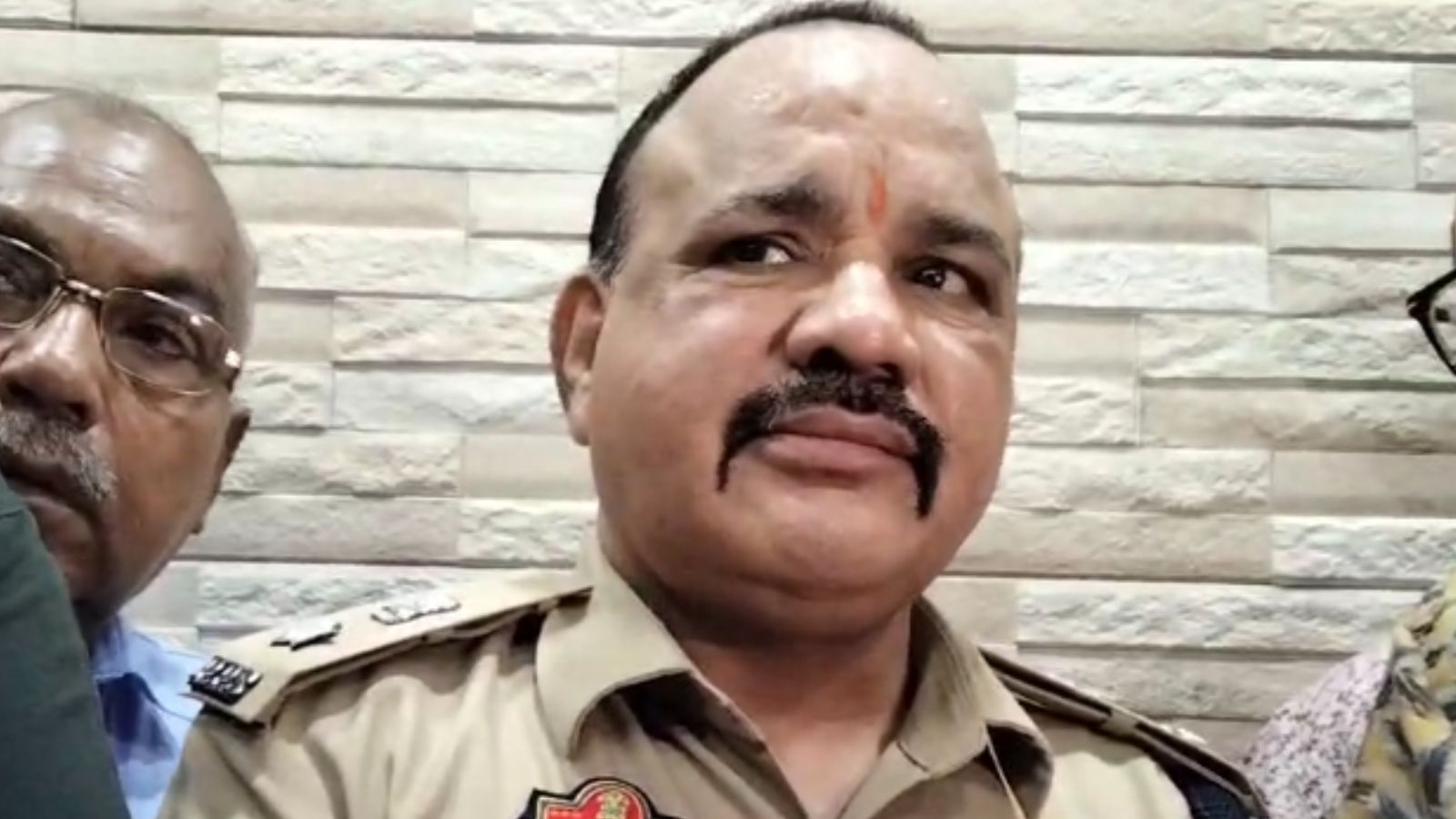 जालंधर में मशहूर दुकान दुग्गल चांप पर सरेआम गुंडागर्दी, 