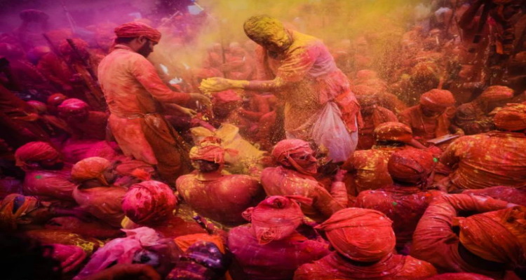 Pushkar Holi 2024 : पुष्कर में खेली जाती है दुनिया की 