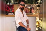 House Arrest शो के होस्ट एजाज खान फरार, 