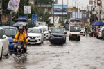 भारी बारिश के चलते स्कूल बंद, 