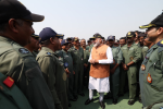 PM ਮੋਦੀ ਨੇ ਜਲੰਧਰ ਦੇ ਆਦਮਪੁਰ ਏਅਰਬੇਸ ਦਾ ਕੀਤਾ ਦੌਰਾ, ਜਵਾਨਾਂ ਨਾਲ ਕੀਤੀ ਮੁਲਾਕਾਤ 