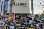 ट्रैफिक वॉयलेशन को लेकर D-MART पर FIR, 