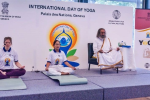 देशभर के 1500 स्थानों से लाखों लोगों ने 'द आर्ट ऑफ लिविंग' के अंतरराष्ट्रीय योग दिवस उत्सव में भाग लिया