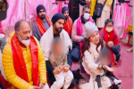 टेस्ट क्रिकेट से संन्यास लेने के बाद प्रेमानंद महाराज जी के दर्शन करने पहुंचे विराट, 