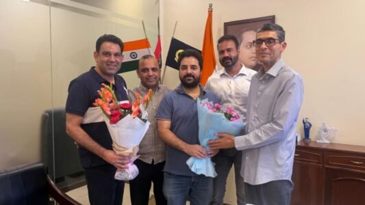 जालंधर के पुलिस कमिश्नर से डॉ. ललित चावला ने की मुलाकात