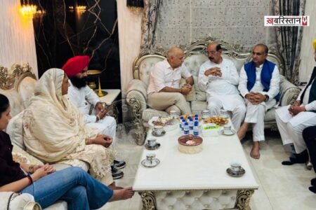 Manish Sisodia expressed condolences to the family of former Cabinet Minister Chunni Lal Bhagat following his demise.
